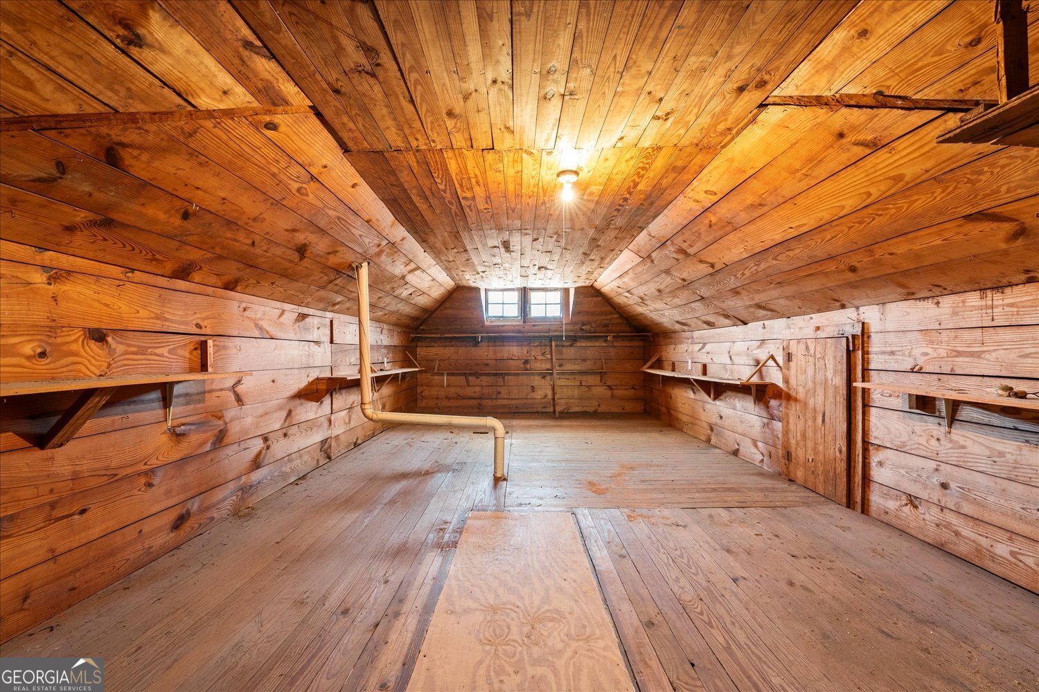 528 North Alexander Avenue Washington, GA 30673 - Photo 29 of 42 a view of a room with wooden floor
