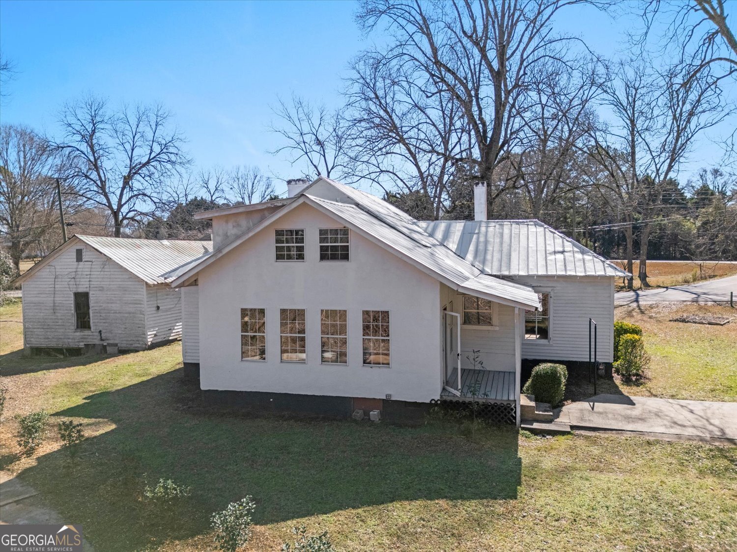 528 North Alexander Avenue Washington, GA 30673 - Photo 32 of 42 a view of a house with a yard