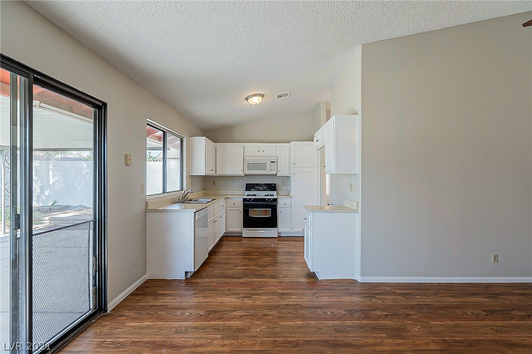 492 Chelsea Drive Henderson, NV 89014 - Photo 8 of 22