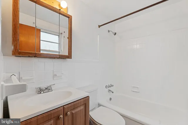 $2,500 | 2503 48th Street, Pennsauken, NJ 08110