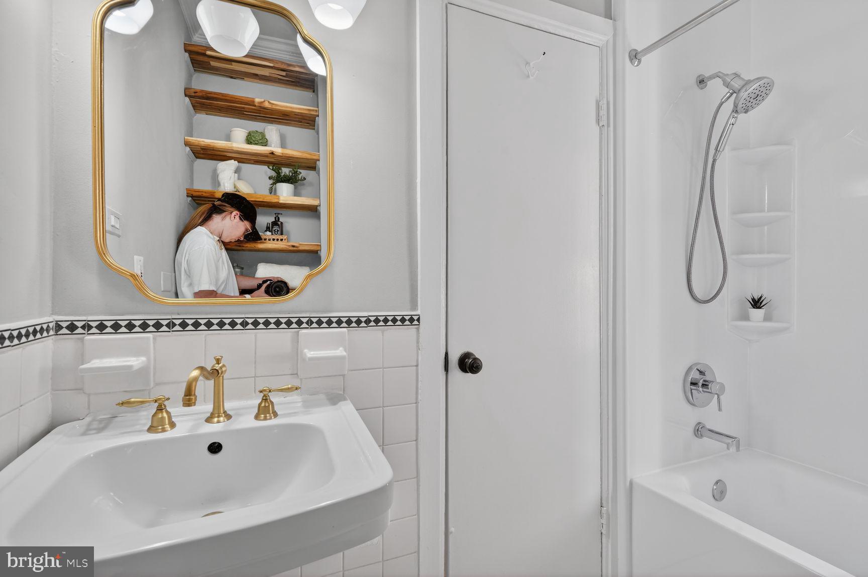 142 D Street Southeast Washington, DC 20003 - Photo 27 of 29 Bathroom-upper