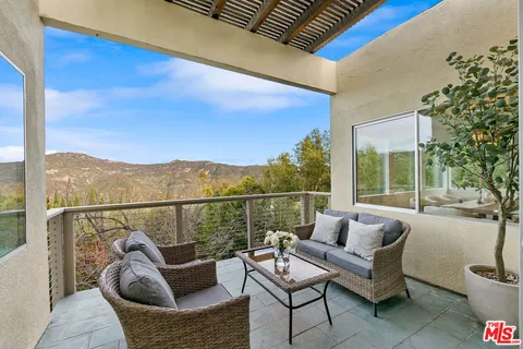 $2,550,000 | 1876 Lookout Road, Malibu, CA 90265