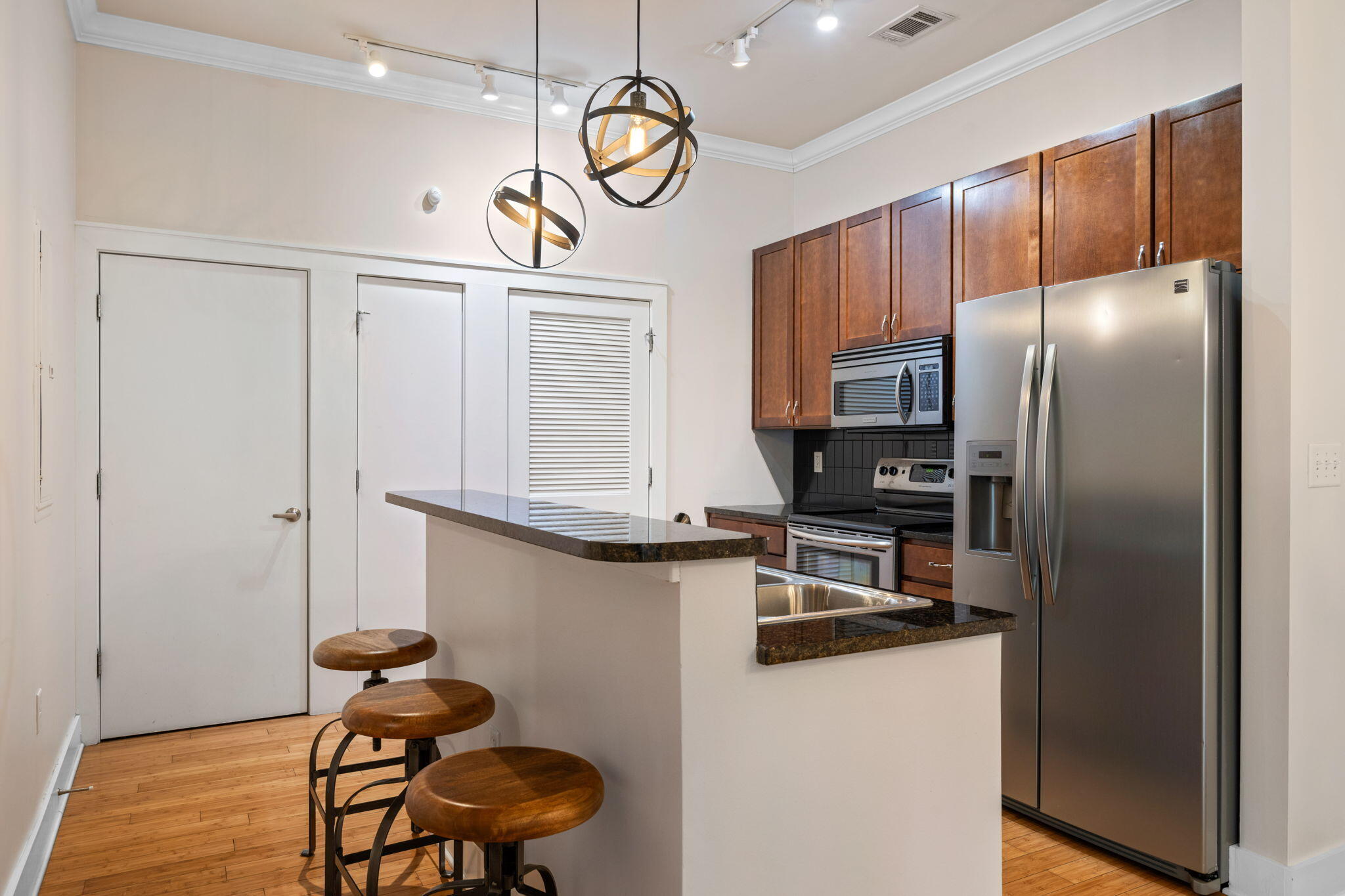 129 Walnut Street, Unit 304 Chattanooga, TN 37403 - Photo 7 of 40 20-web-or-mls-DSC_0229