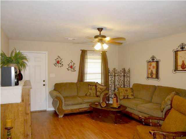 2374 Harahan Road Pearl, MS 39208 - Photo 6 of 17 Living Room (when it was furnished)