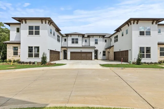 $460,000 | 436 Waterscape Drive, Unit 1443, Hickory Creek, TX 75065