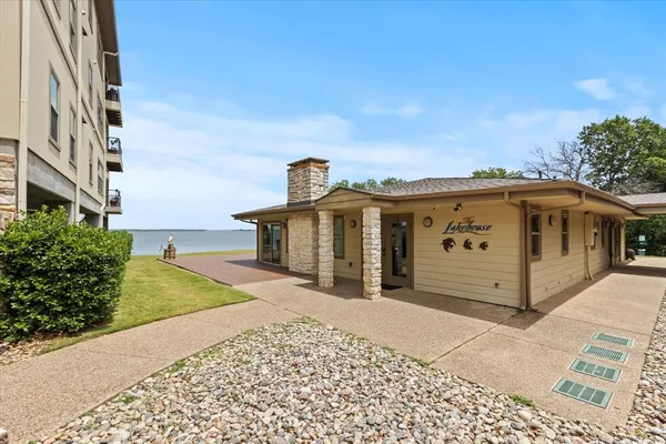$460,000 | 436 Waterscape Drive, Unit 1443, Hickory Creek, TX 75065