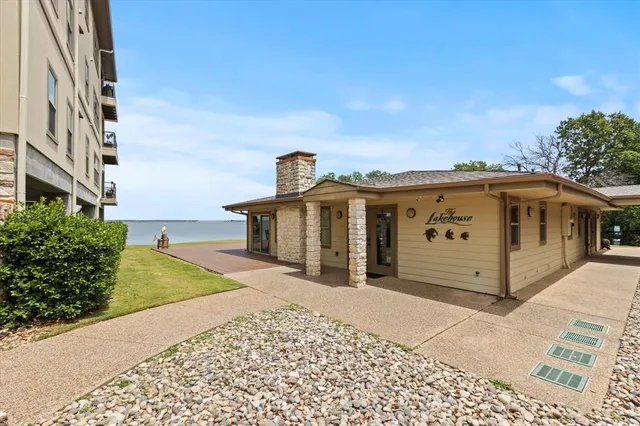 $460,000 | 436 Waterscape Drive, Unit 1443, Hickory Creek, TX 75065