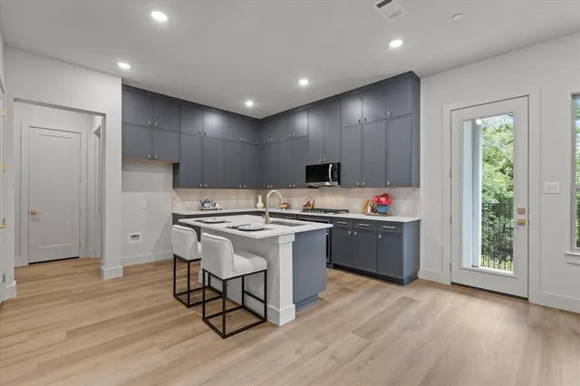 $460,000 | 436 Waterscape Drive, Unit 1443, Hickory Creek, TX 75065