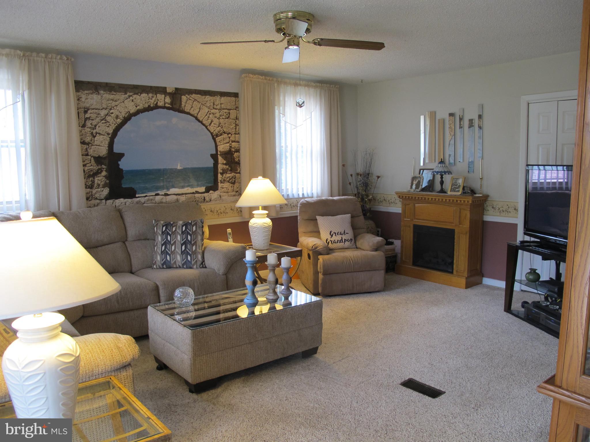 19 North Line Road Newtown Square, PA 19073 - Photo 4 of 39 Living Room
