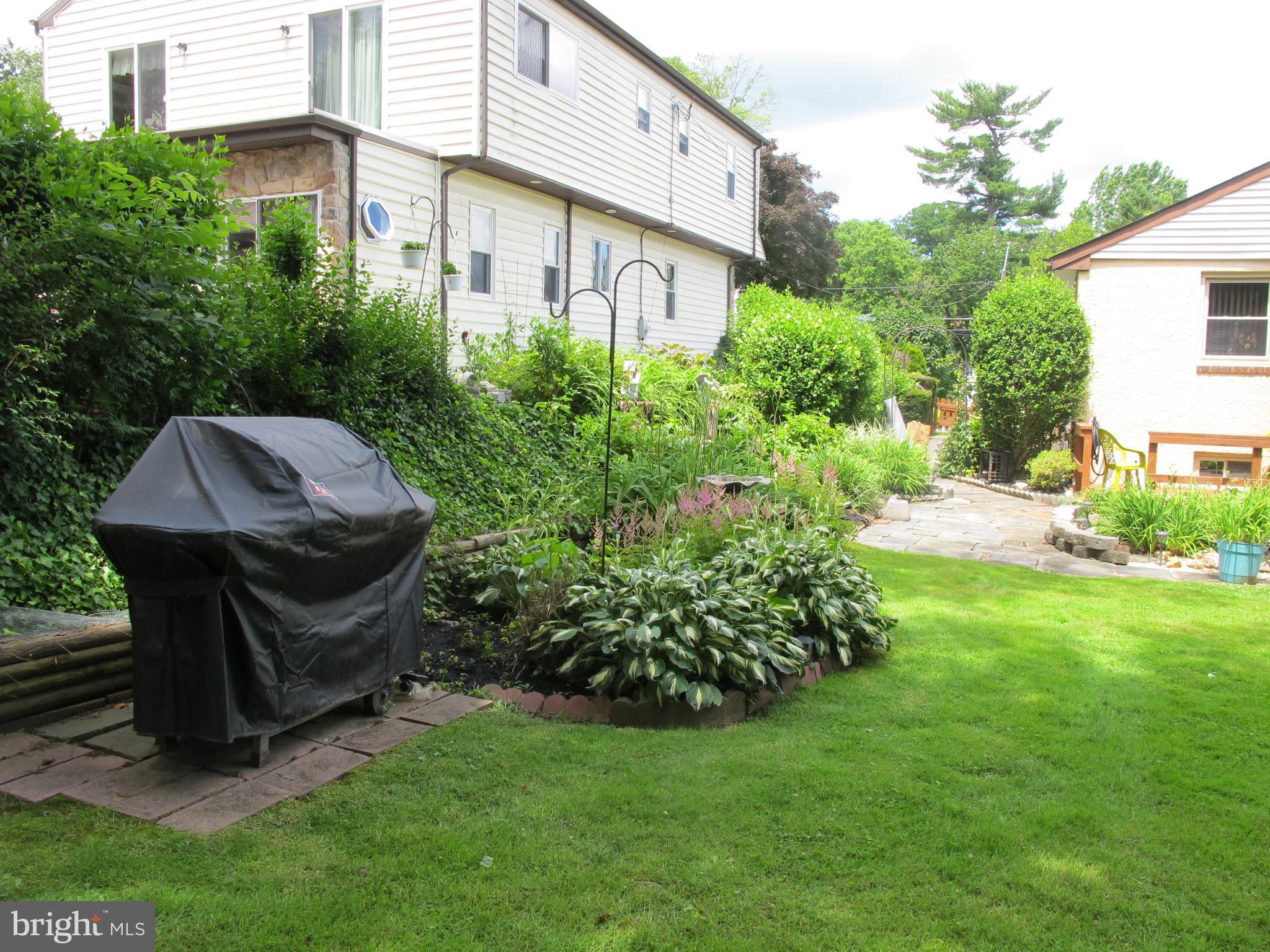 19 North Line Road Newtown Square, PA 19073 - Photo 35 of 39 Grilling area