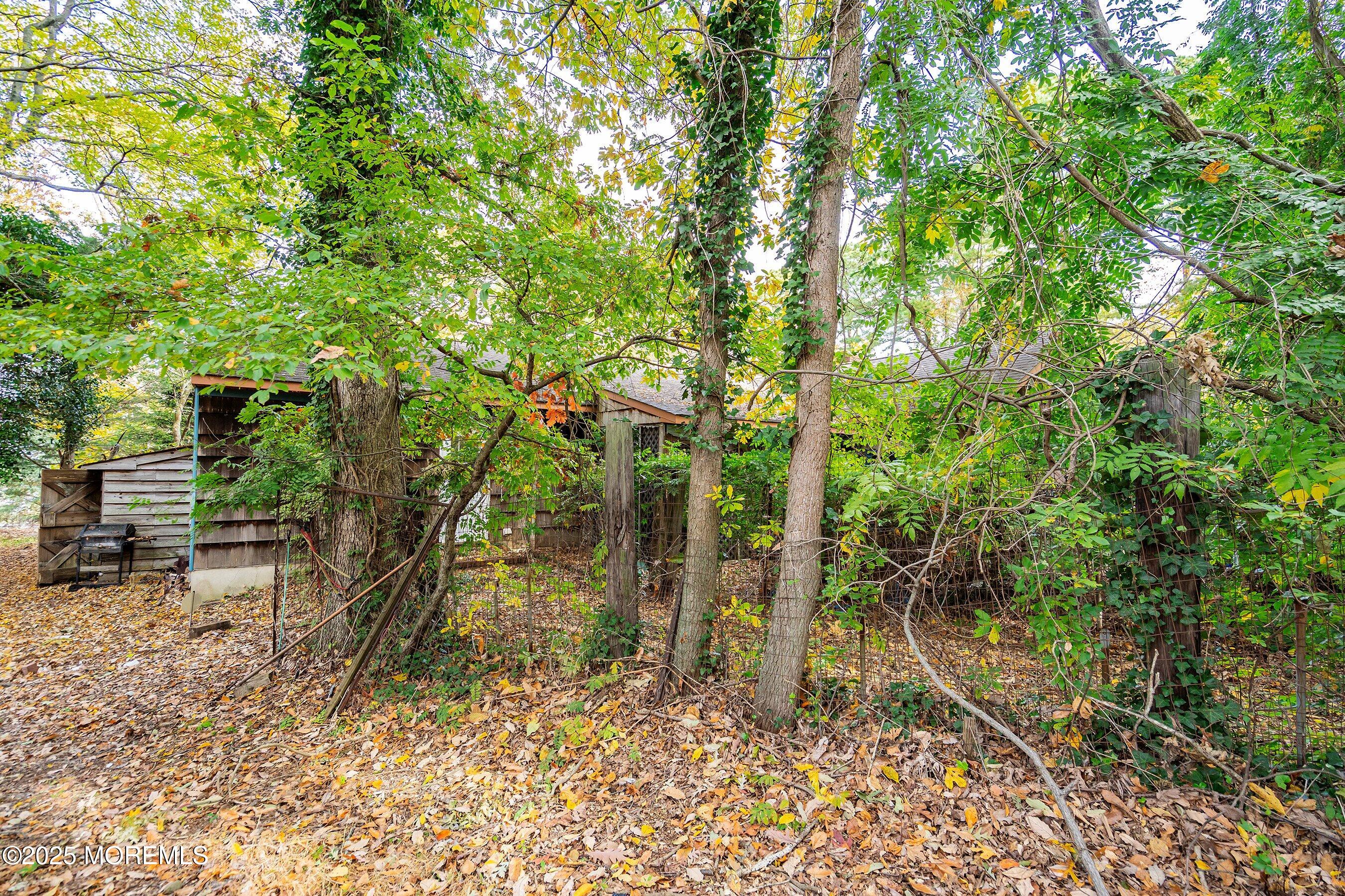 53 Hilltop Road Howell, NJ 07731 - Photo 21 of 40 26-Back Left