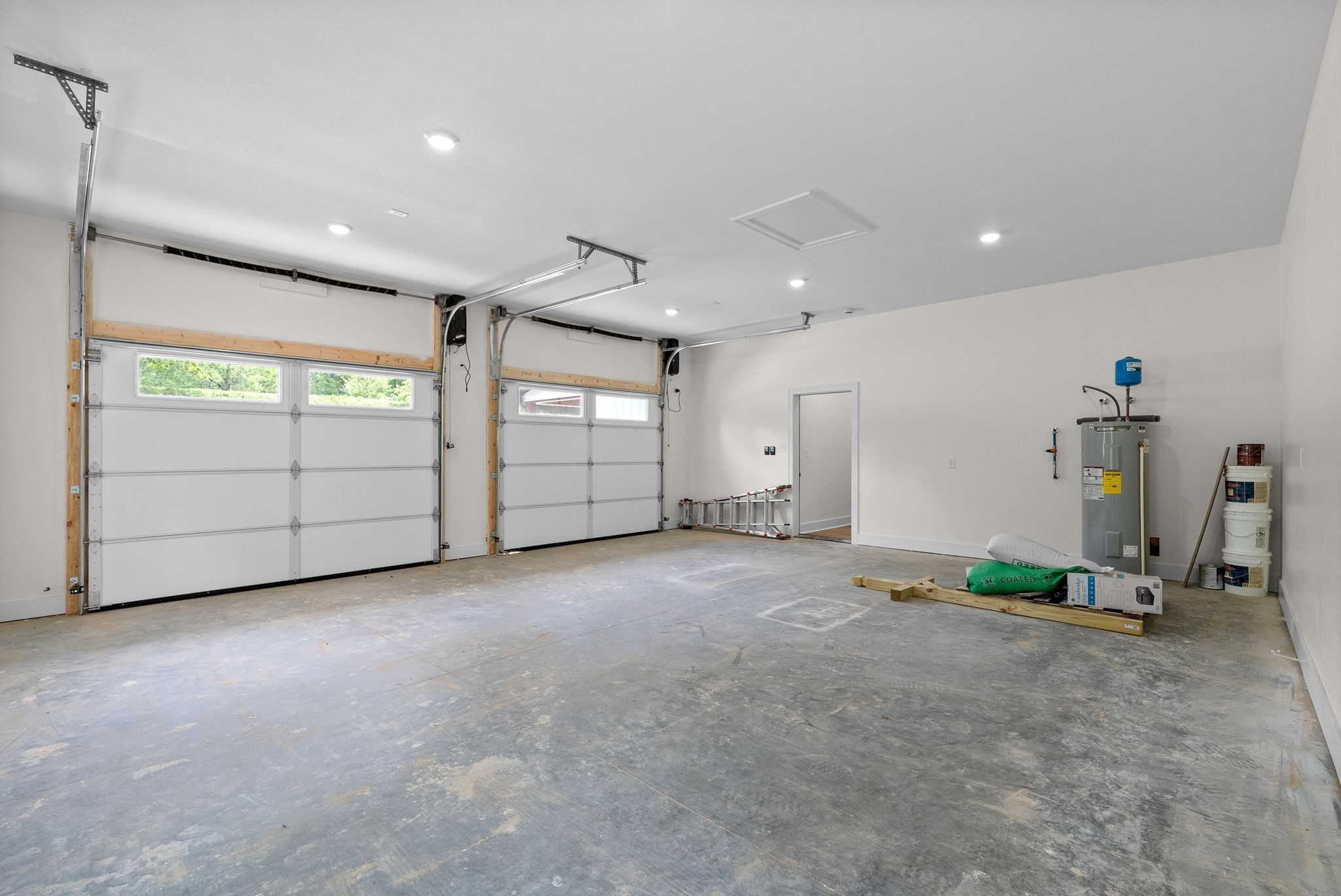 4151 Southside Road Southside, TN 37171 - Photo 15 of 17 a view of a livingroom with closet