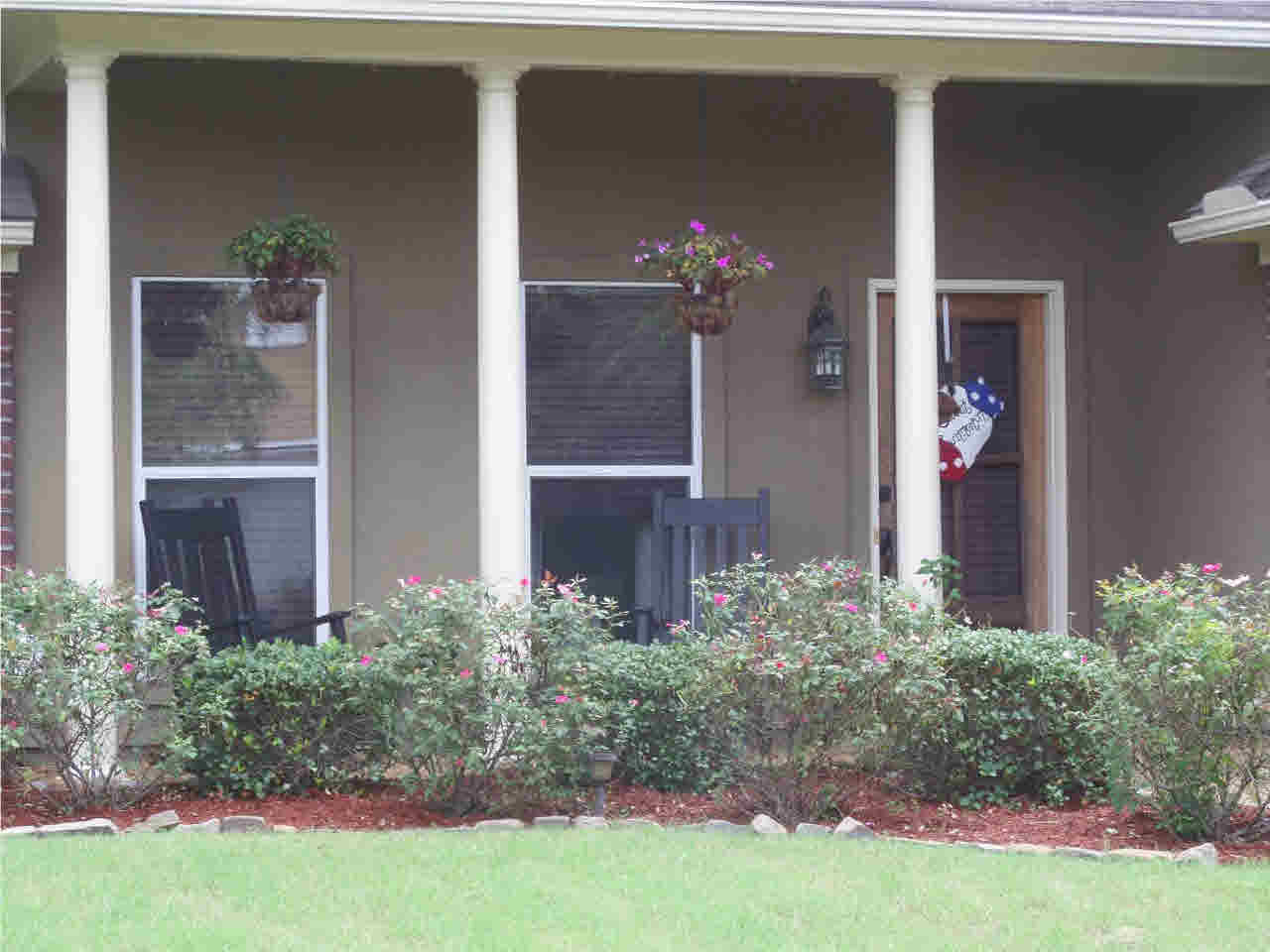 620 Summer Place Flowood, MS 39232 - Photo 4 of 42 Relax on the front porch