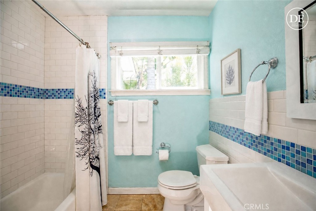 18 Stallion Road Rancho Palos Verdes, CA 90275 - Photo 10 of 16 Hall Bathroom