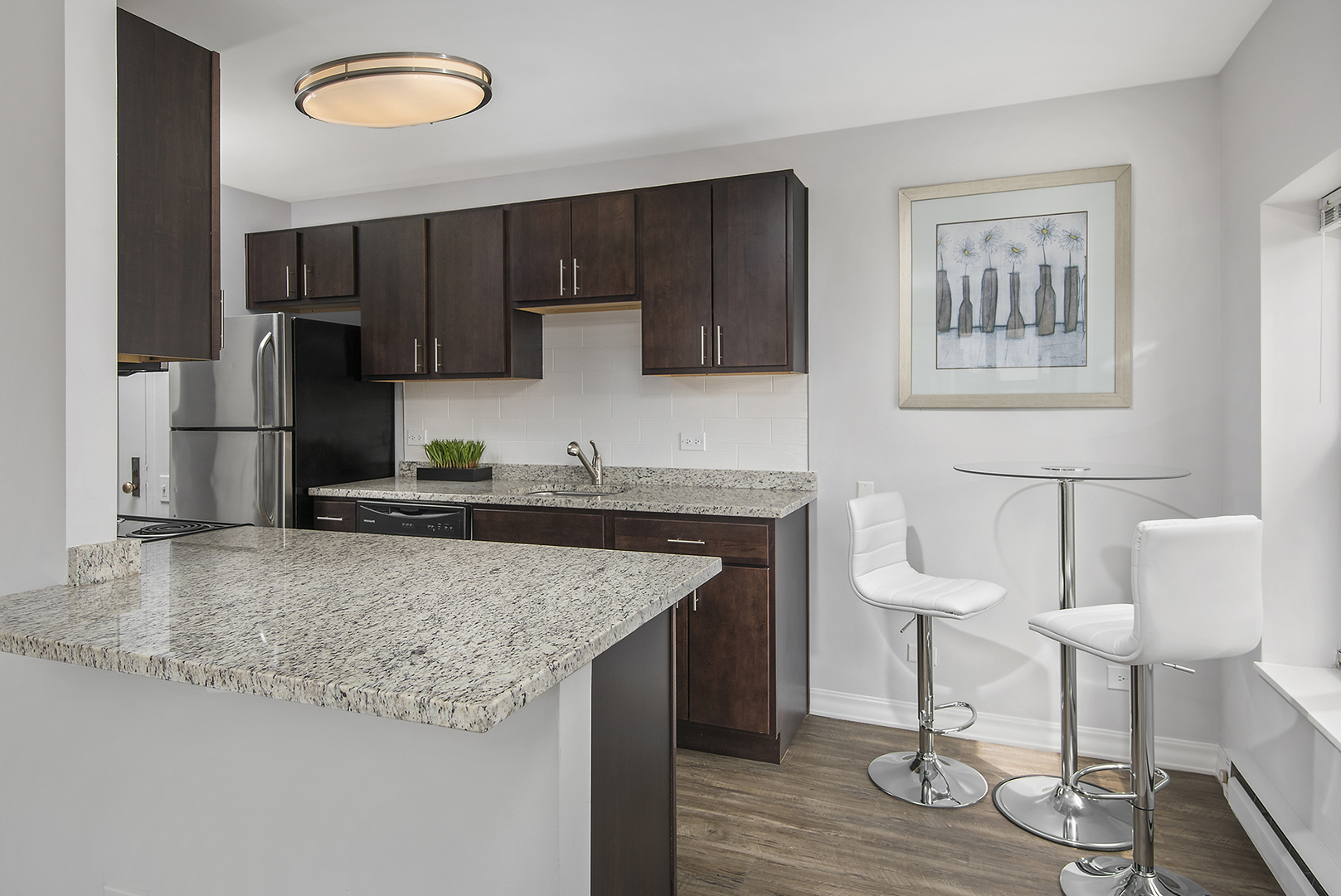 8 West Chestnut Street, Unit 11K Chicago, IL 60610 - Photo 2 of 5