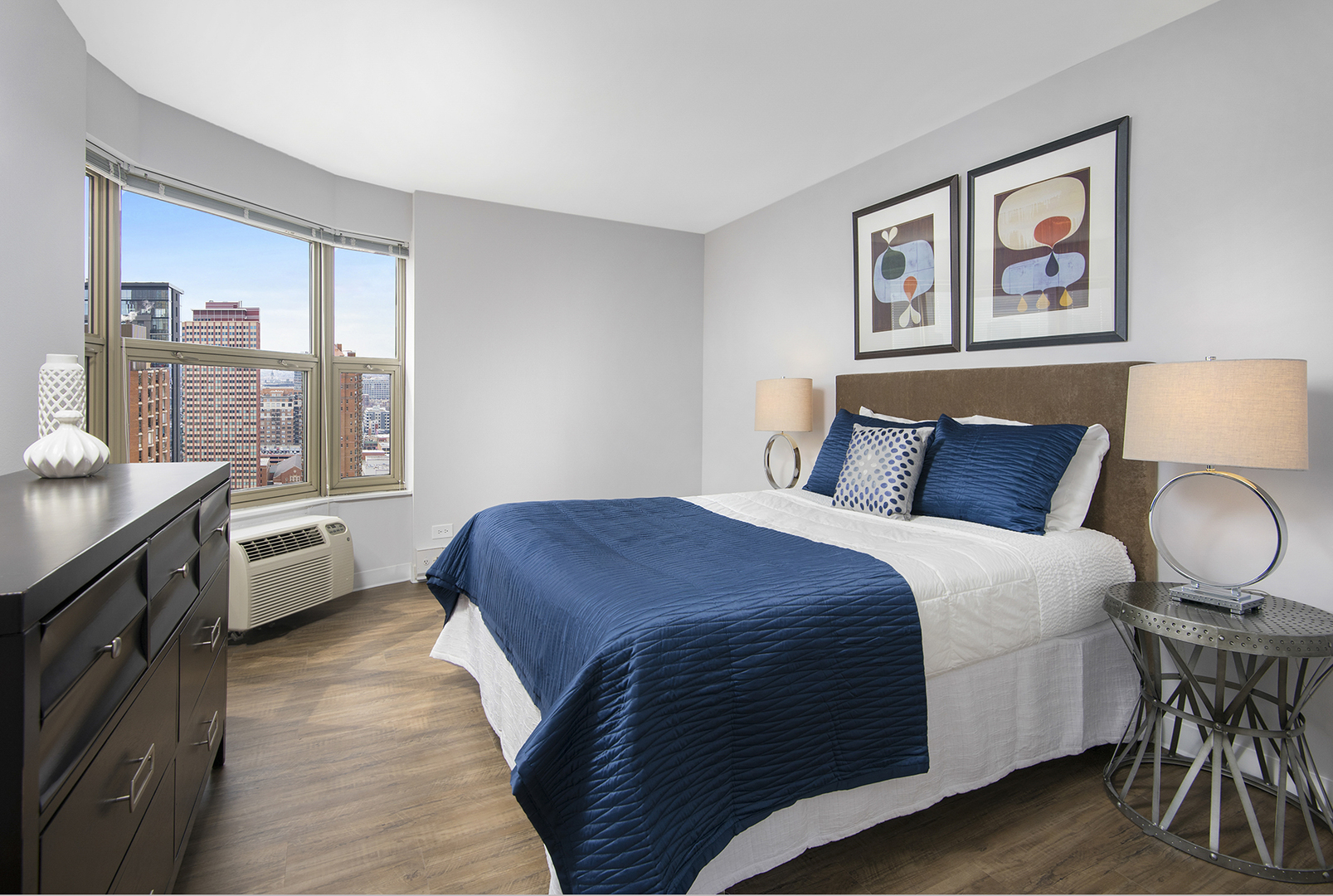 8 West Chestnut Street, Unit 11K Chicago, IL 60610 - Photo 4 of 5