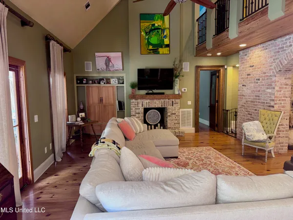 $585,000 | 236 Sawbridge Drive, Ridgeland, MS 39157