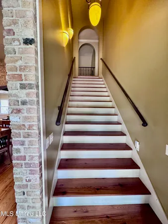 $585,000 | 236 Sawbridge Drive, Ridgeland, MS 39157