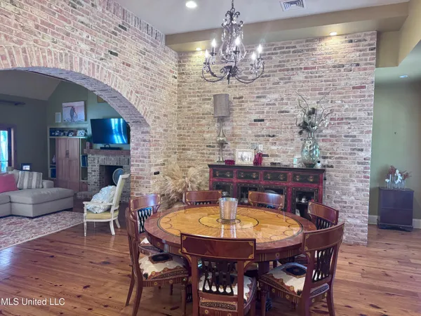 $585,000 | 236 Sawbridge Drive, Ridgeland, MS 39157