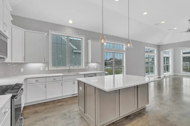 $844,900 | N105W6695 Stone Lake Circle, Unit 5, Cedarburg, WI 53012