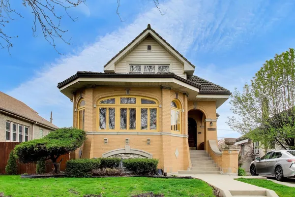 $549,000 | 1849 North New England Avenue, Chicago, IL 60707