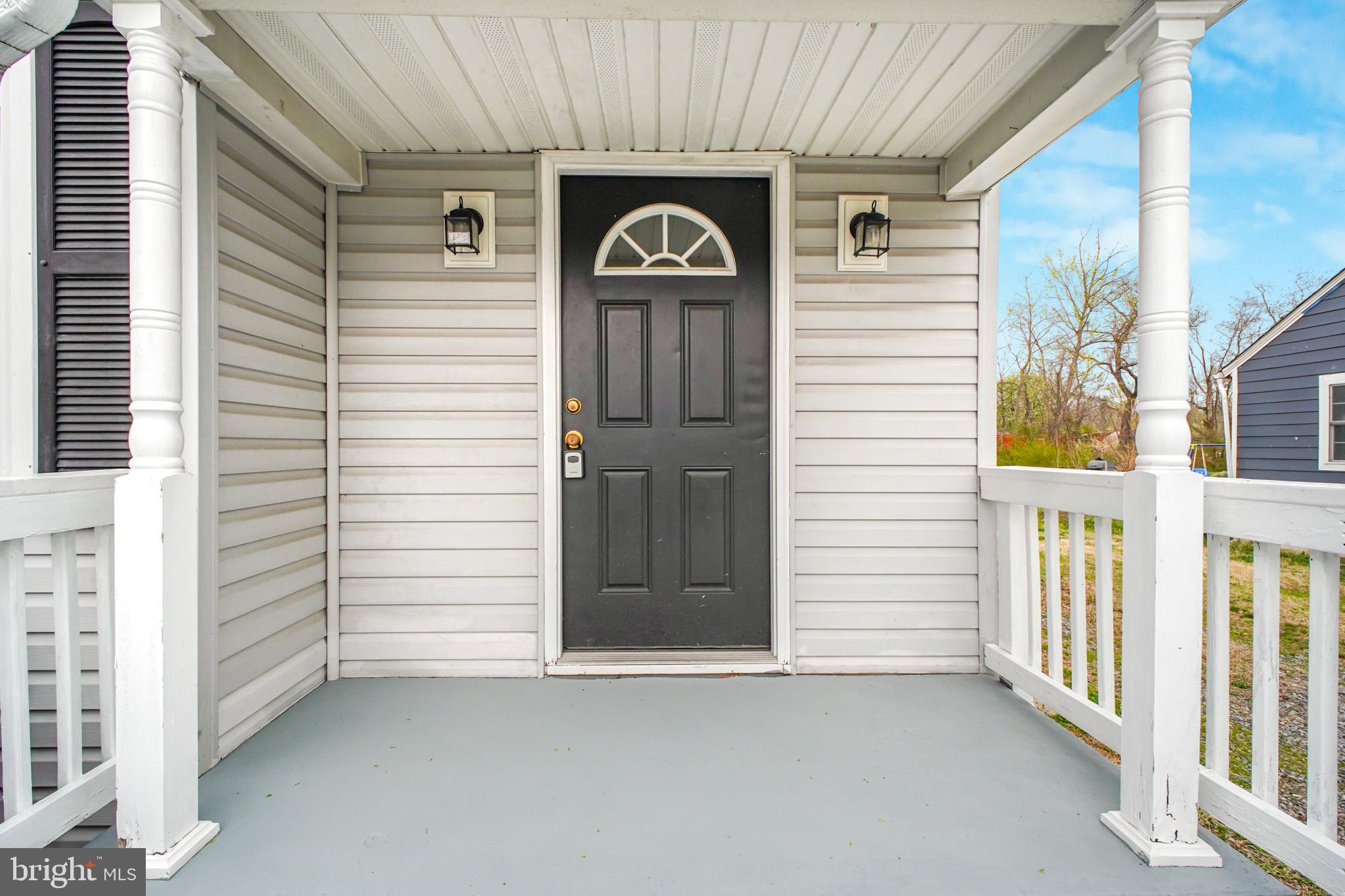 6339 Old Plank Road Fredericksburg, VA 22407 - Photo 3 of 34