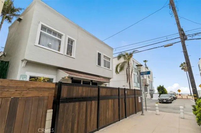 $1,699,000 | 12 25th Place, Venice, CA 90291