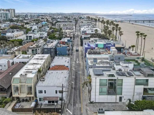 $1,699,000 | 12 25th Place, Venice, CA 90291