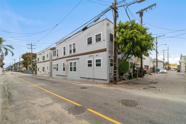 $1,699,000 | 12 25th Place, Venice, CA 90291