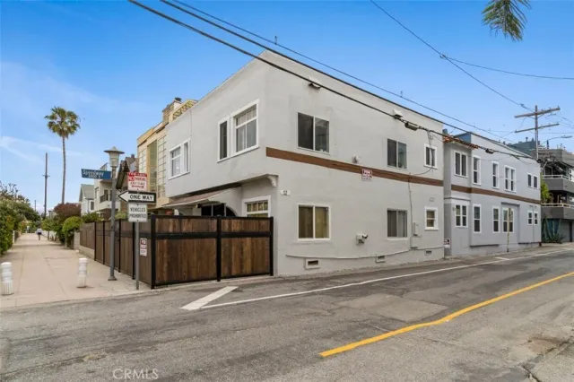 $1,699,000 | 12 25th Place, Venice, CA 90291