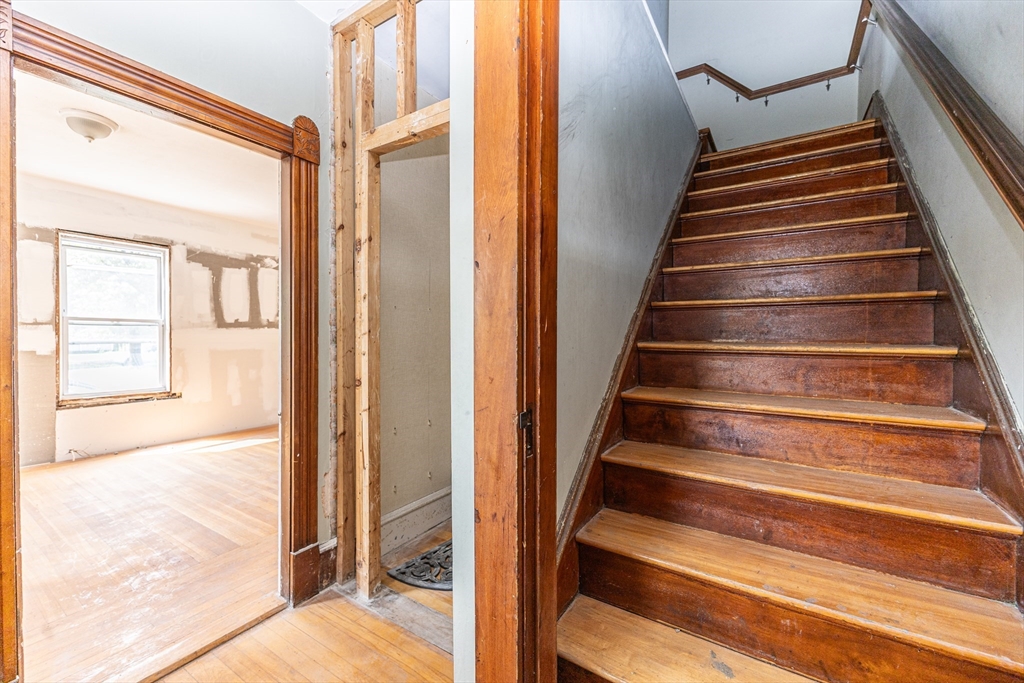 29 Gorham Street Chelmsford, MA 01824 - Photo 36 of 42 a view of an entryway