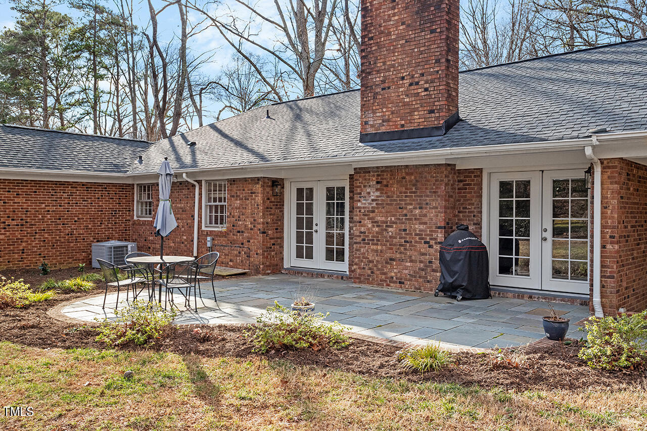 2010 Myron Drive Raleigh, NC 27607 - Photo 9 of 38 2010 Myron Drive_09