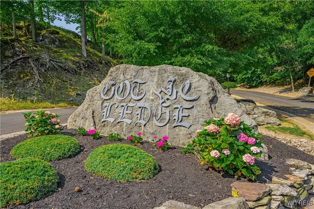 $199,000 | 17 Gothic Ledge, Lockport Town, NY 14094