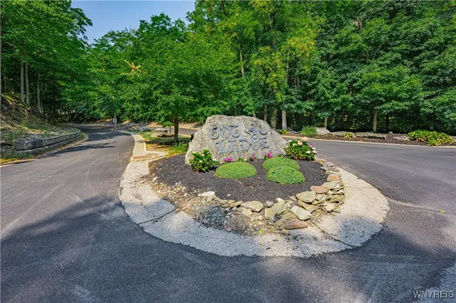 $199,000 | 17 Gothic Ledge, Lockport Town, NY 14094