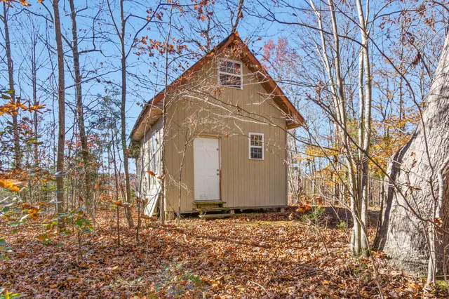 $179,900 | 0 Red Bud Lane, Hilham, TN 38568