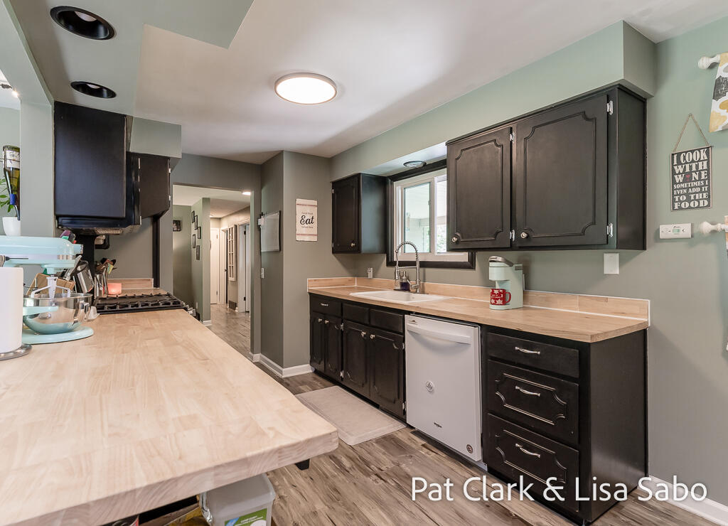 1297 Joslyn Road Muskegon, MI 49445 - Photo 13 of 38 1297JosylnRd-13LoRes