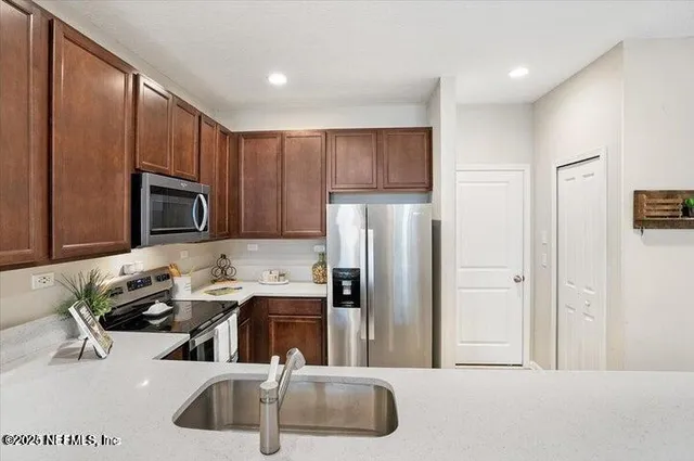 $2,100 | 12926 Ludo Road, Jacksonville, FL 32258