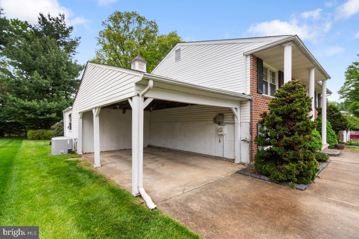 304 Townleigh Road Reisterstown, MD 21136 - Photo 3 of 36