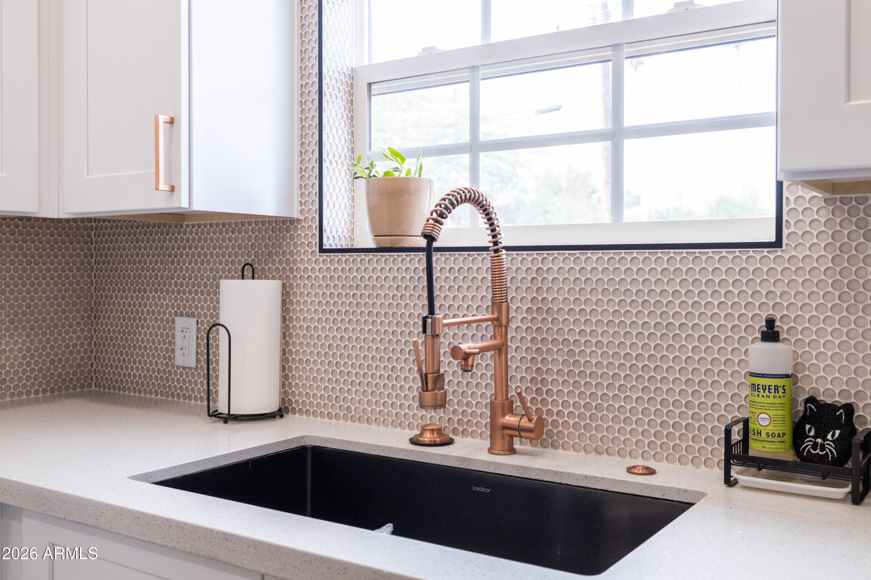 1222 East Almeria Road Phoenix, AZ 85006 - Photo 22 of 55 a bathroom with a sink and a bathtub