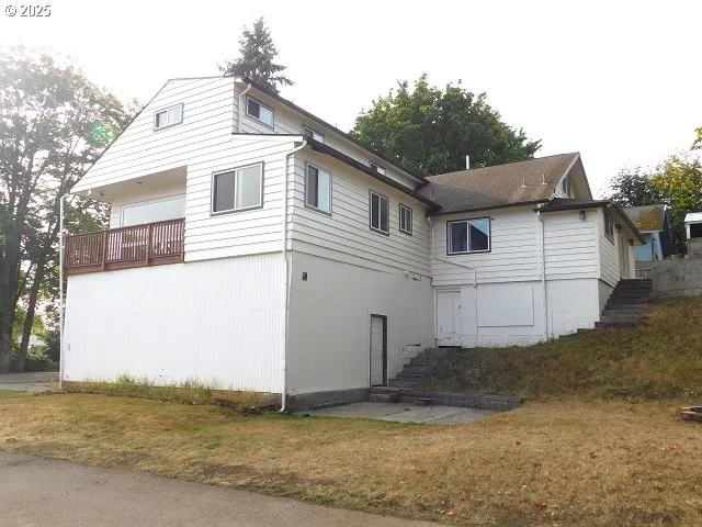 a view of a white house