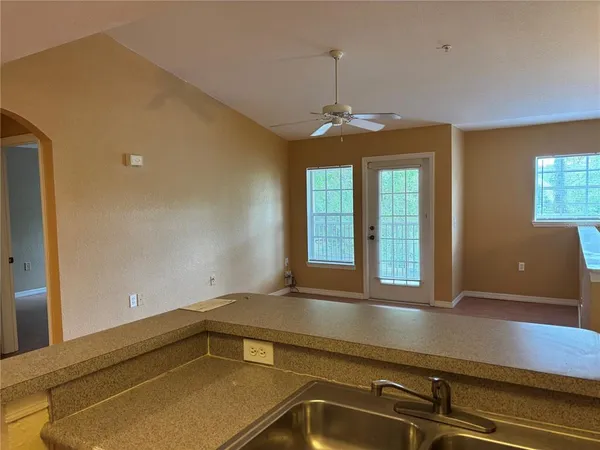 $1,825 | 7411 Vista Way, Unit 203, Bradenton, FL 34202