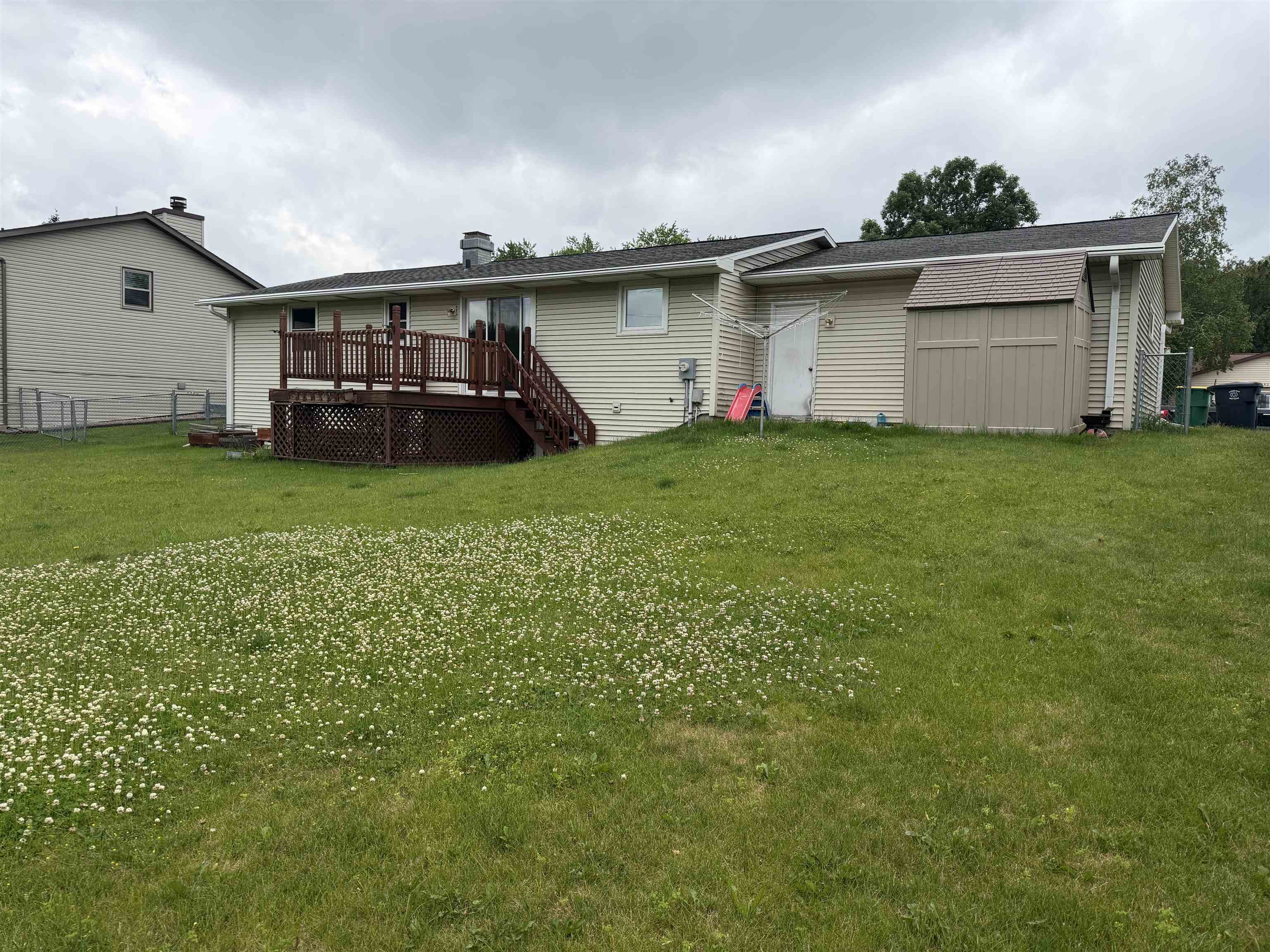 553 Delwiche Road Green Bay, WI 54302 - Photo 8 of 27