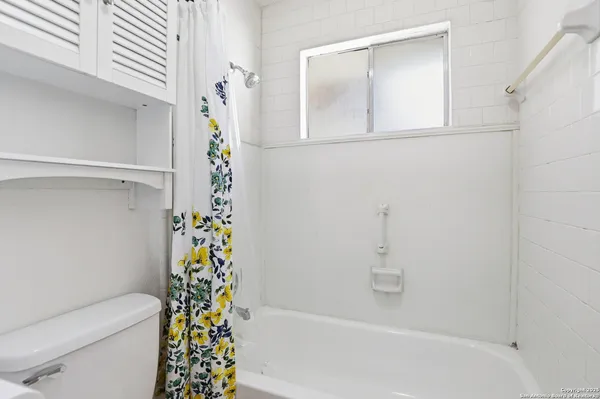 $1,700 | 6315 Forest Village, San Antonio, TX 78250