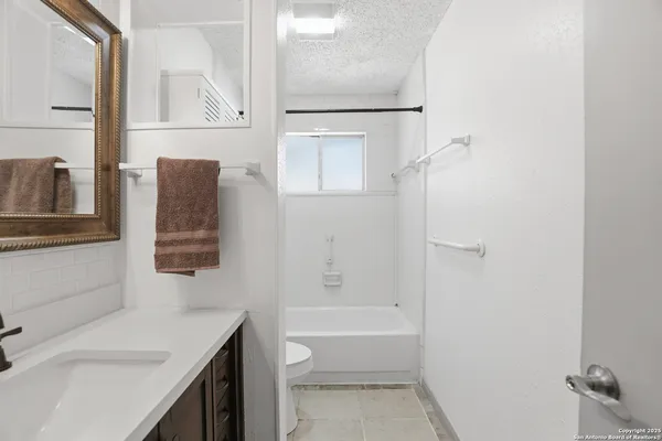 $1,700 | 6315 Forest Village, San Antonio, TX 78250