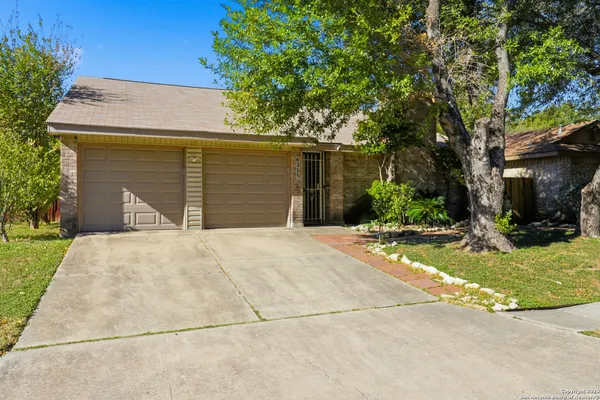 $1,700 | 6315 Forest Village, San Antonio, TX 78250