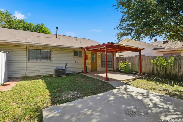$1,700 | 6315 Forest Village, San Antonio, TX 78250