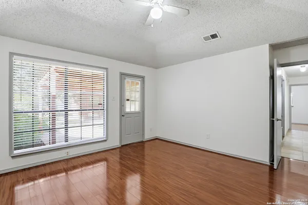 $1,700 | 6315 Forest Village, San Antonio, TX 78250