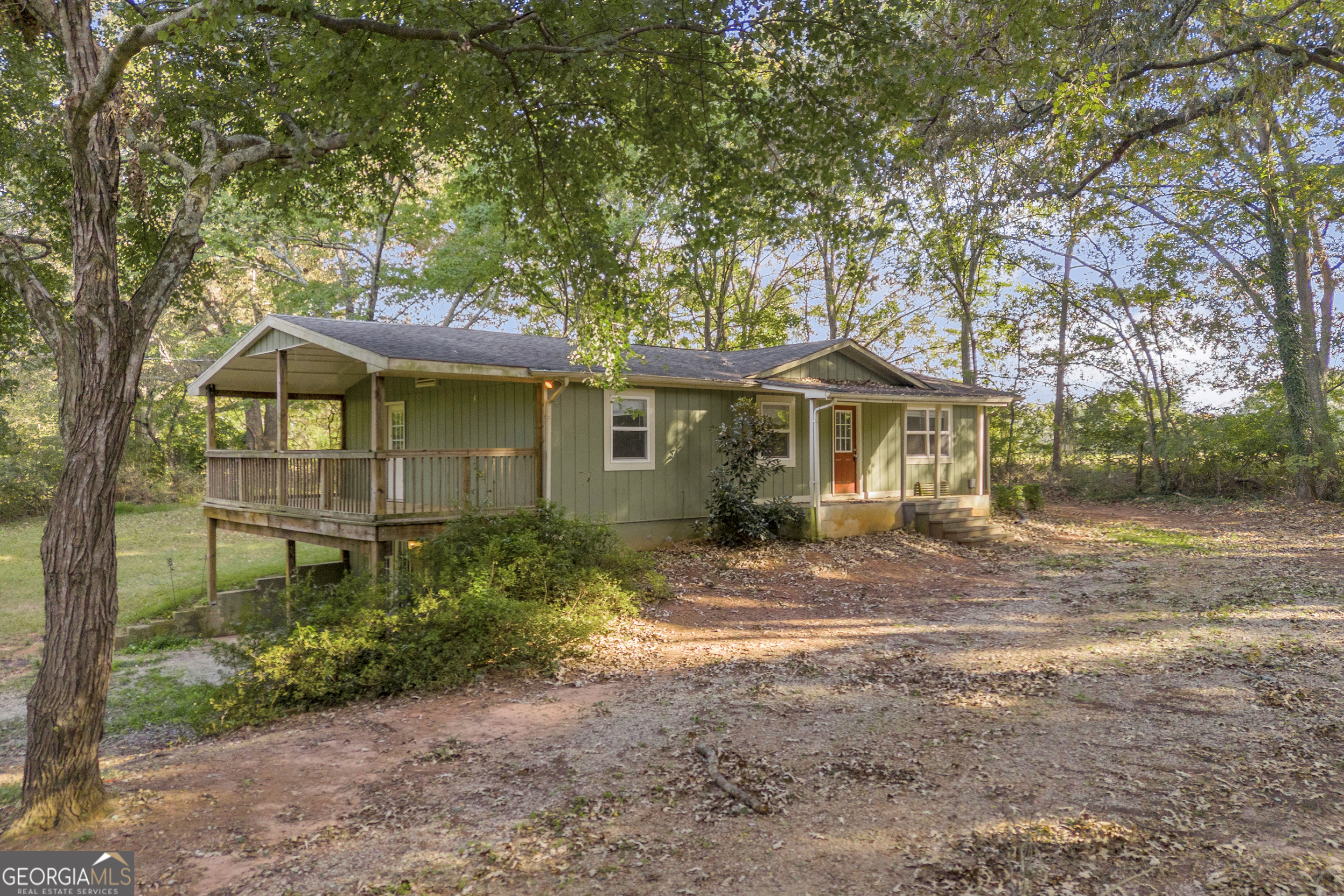 260 Pettit Lane Athens, GA 30605 - Photo 50 of 65 a front view of a house with garden