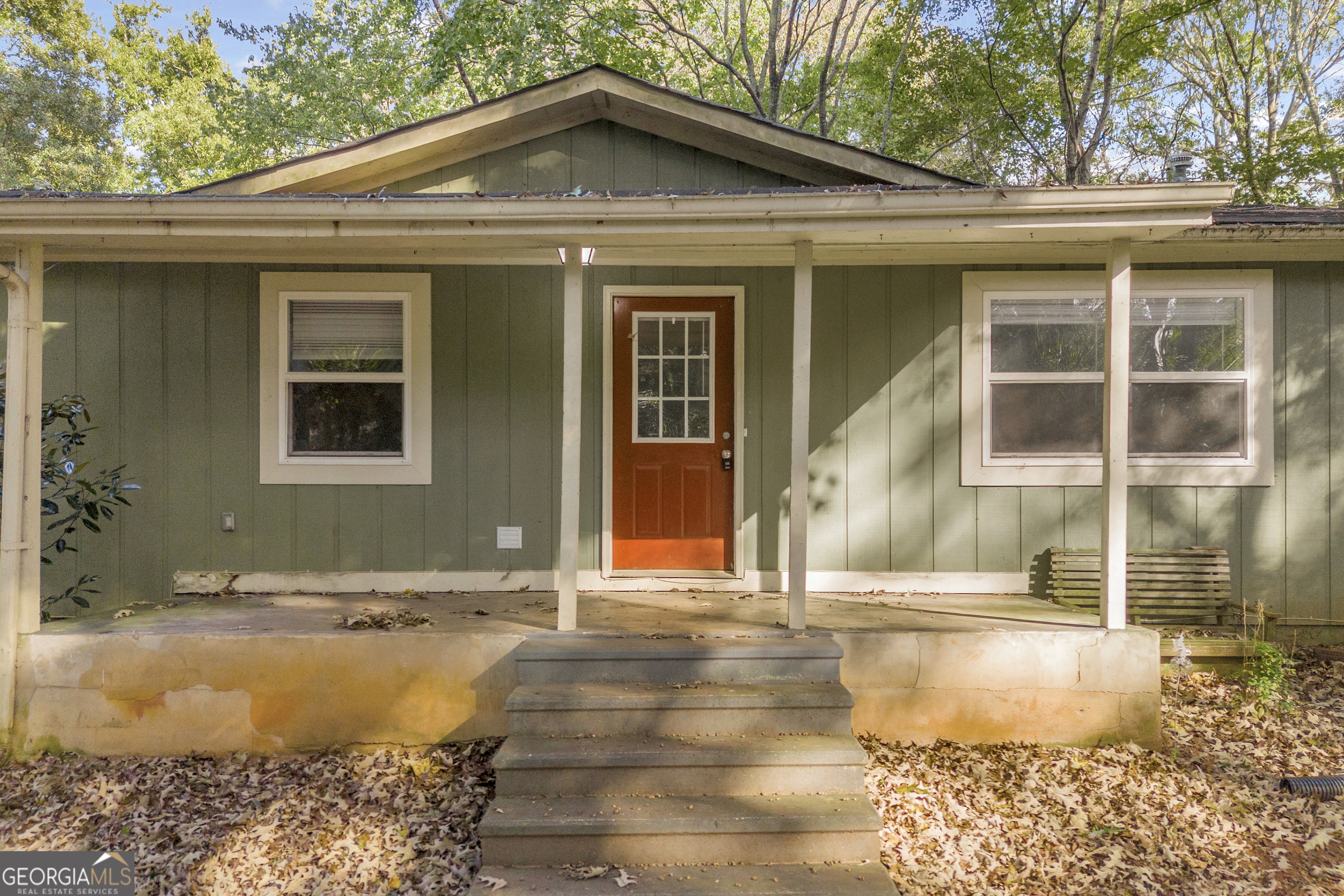 260 Pettit Lane Athens, GA 30605 - Photo 5 of 65 a front view of a house