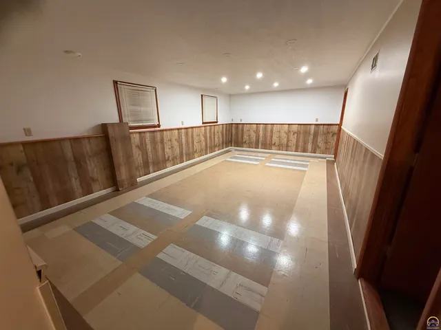 $255,000 | 220 Southeast Arapaho Road, Tecumseh, KS 66542